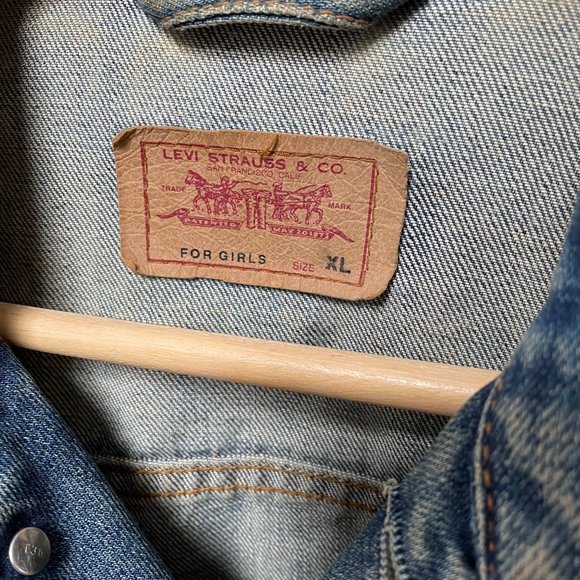 Vintage Levi's Denim Jacket - Picture 2 of 3